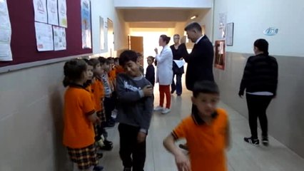 Çocuklar Güle Ağlaya Aşı Oldu