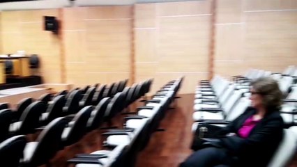 Homem acusado de matar mulher asfixiada em terreno é julgado