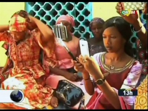 ORTM/Les autorités régionales de Kayes marquent le début du mois de la solidarité par la visite aux personnes âgées de la ville