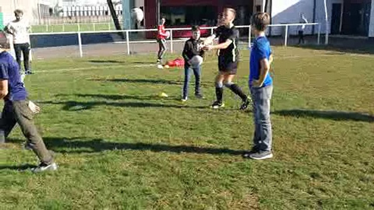 Les jeunes de la section rugby de Chenôve en plein entraînement