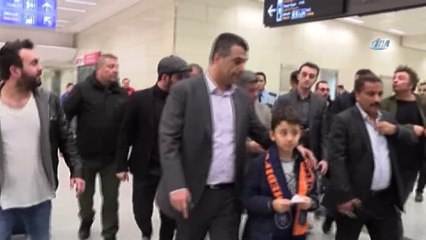Başakşehirli futbolcu Arda Turan, sanatçı Berkay’la yaşadığı olay nedeniyle emniyette ifade veriyor