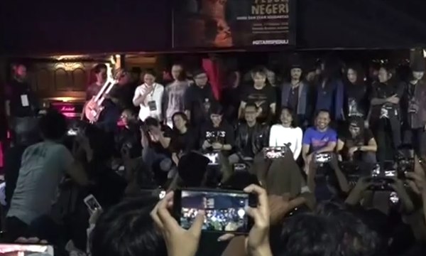 Gitaris Galang Dana untuk Korban Gempa Sulteng