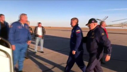 عودة رائدين إلى الأرض بعد عطل طرأ على صاروخ روسي في الجو