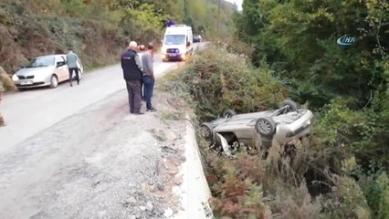 Direksiyon Hakimiyetini Kaybetti, 5 Metreden Ormana Uçtu