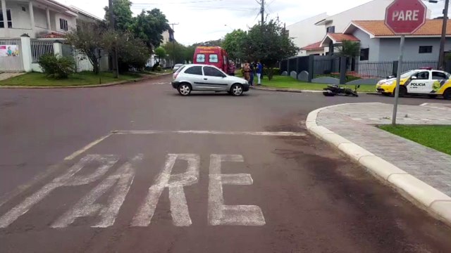 Motociclista sofre fratura em colisão de trânsito