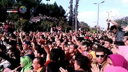 شاهد رقص طلاب "تجارة عين شمس" على مزمار عبد السلام