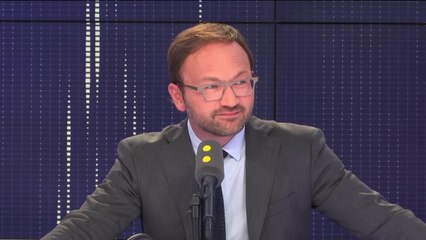 Remaniement : la majorité doit s'ouvrir "au centre droit comme au centre gauche" estime Patrick Mignola, député MoDem