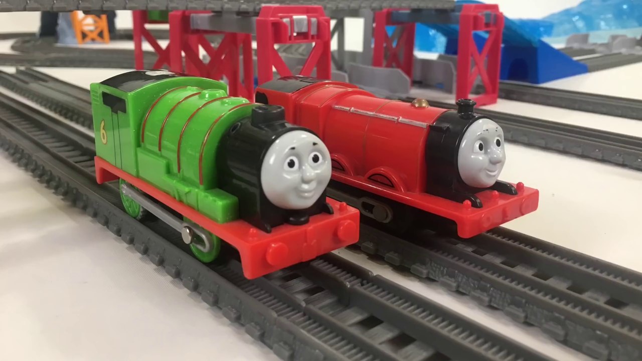 Thomas & Friends Racing with James vs Percy, Yong Bao vs Nia on Trackmaster Race Tracks