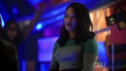 Nora West Allen and Iris West AWKWARD moment THE FLASH SEASON 5 EPISODE 1