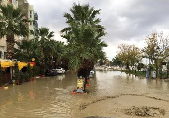 Silivri Sahili Sular Altında Kaldı
