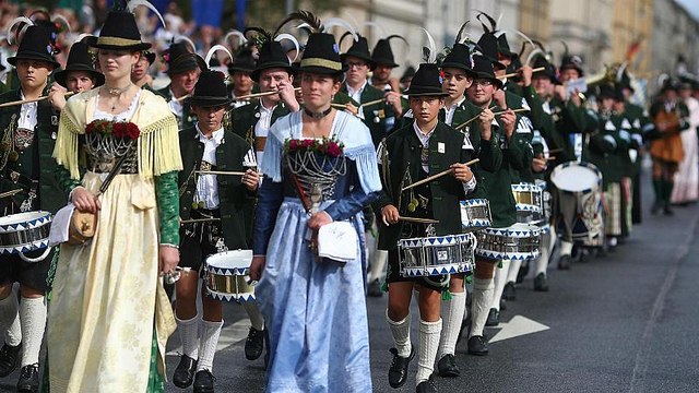 Elezioni in Baviera, i sondaggi: CSU al 33%, Verdi al 18%, AfD al 10%