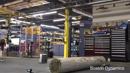 Boston Dynamics’in robotu bu sefer engelli parkurda koşuyor