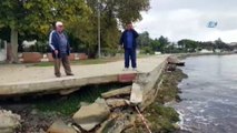 Kızıla boyanan bölgede denize yaklaşmak ve girmek yasaklandı