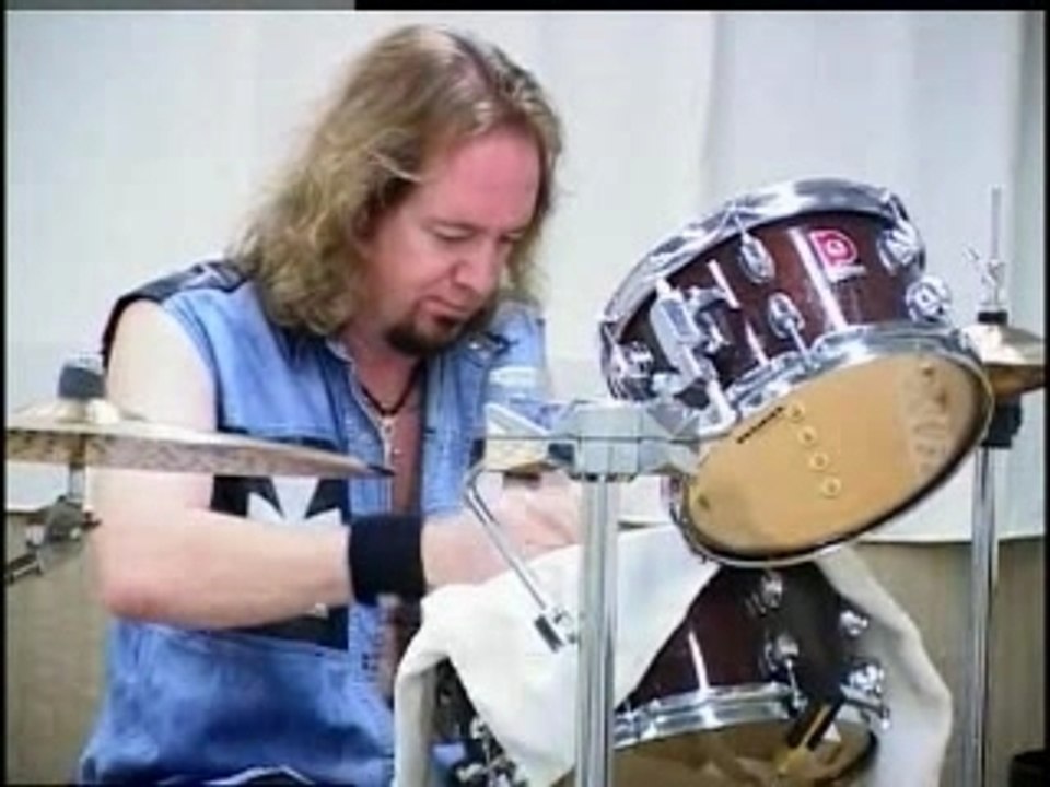 IRON MAIDEN - A Day In The Life (Screenshots)