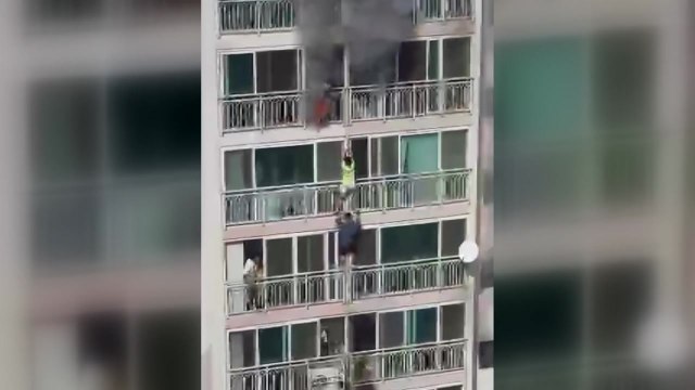 [영상] 5개 층 창문에 매달려...필사의 탈출 / YTN