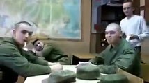 HAHA! Kille från ryska armen blir lurad under en lek.. Glöm inte att gilla helt NYA Lajkat Video - bara videoklipp!