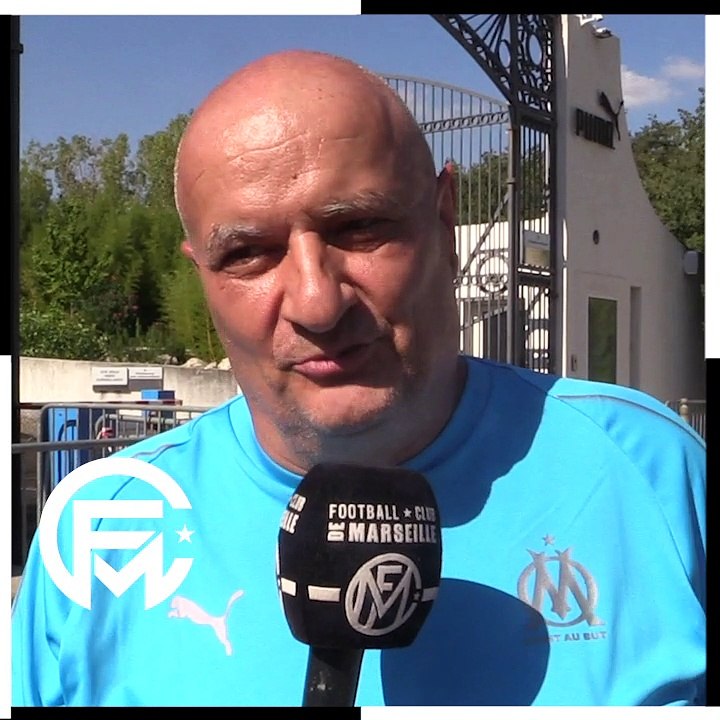 # marseillais : Voir Maradona porter le maillot de l'OM au vélodrome...
