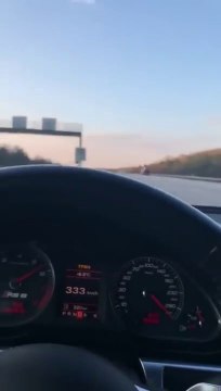 Un allemand monte à 378 km/h en Audi RS6
