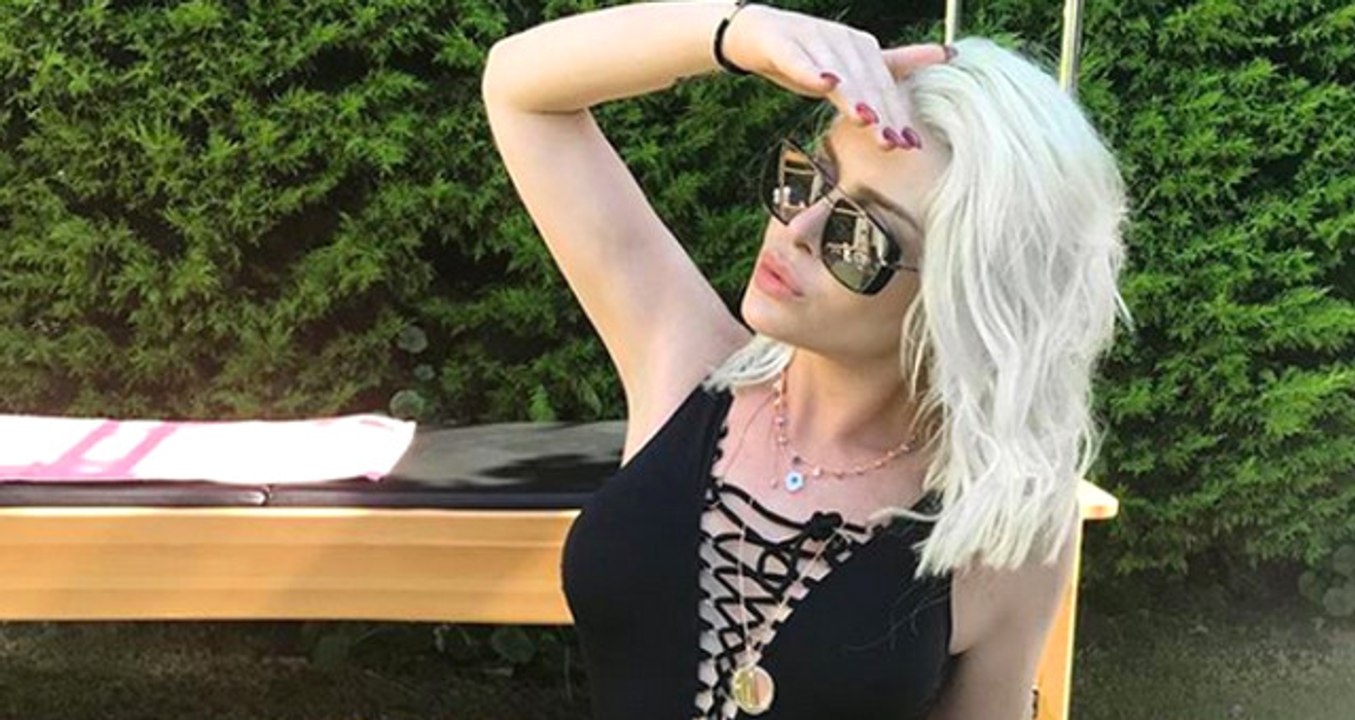 Selin Ciğerci Kendisini Shakira'ya Benzetti: Bu Ne Güzellik!