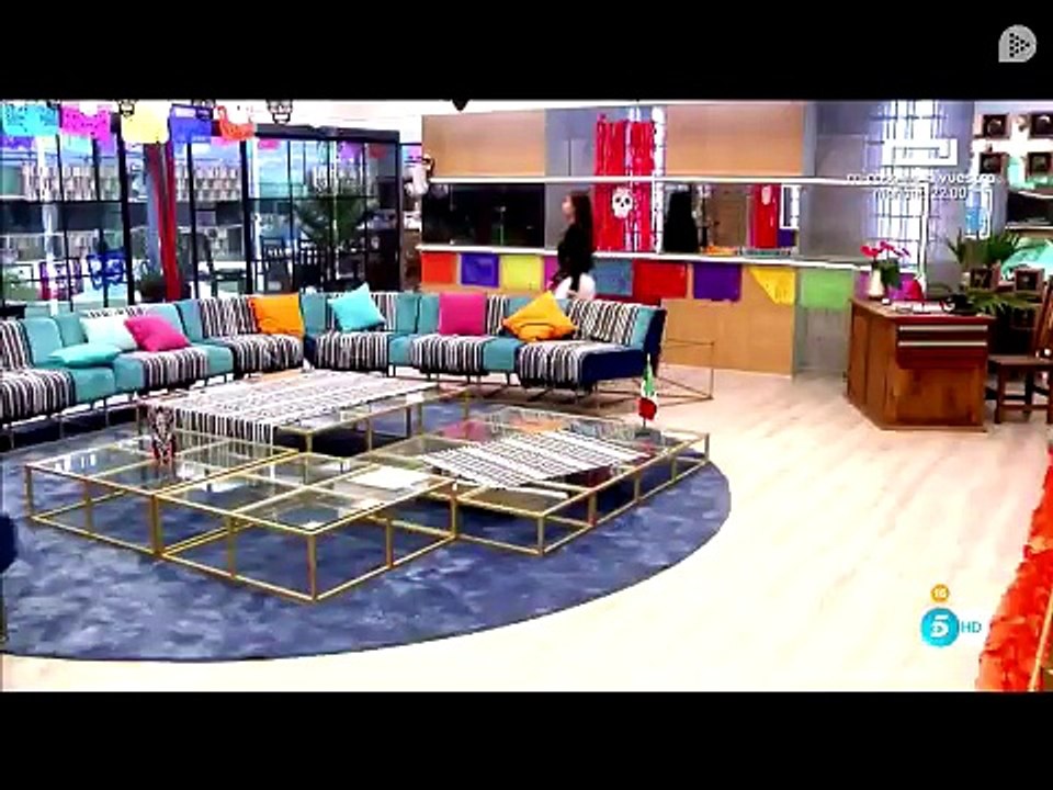 GH VIP 24H- Suso y Aurah se lían en el baño y Miriam los pilla - GH VIP Gala5