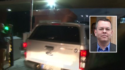 터키 구금 美 목사 2년 만에 석방 / YTN