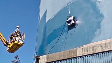 Little Washer Robot Cleans Gigantic Ships