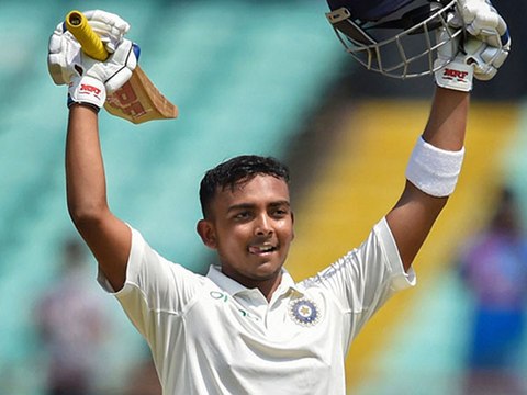 India VS West Indies 2nd Test: Prithvi Shaw slams maiden Test half-century | वनइंडिया हिंदी