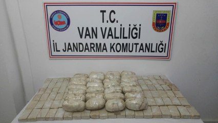 Toprağa Gömülü 39 Kilo Eroin Ele Geçirildi