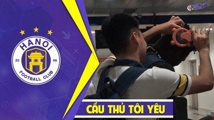 Đức Huy chăm sóc Moses theo phong cách "quý tộc" bằng quạt con gấu của mình | HANOI FC