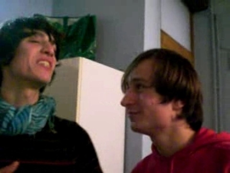 Ya celui qui veut pisser,il vas pas pisser dans la baignoire