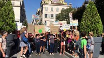 Marseille - Marche pour le climat : plus de 1 000 personnes devant la Préfecture