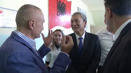 Klesta - Meta takohet me nxenesit e shkolles 9 vjecare ne Fierze