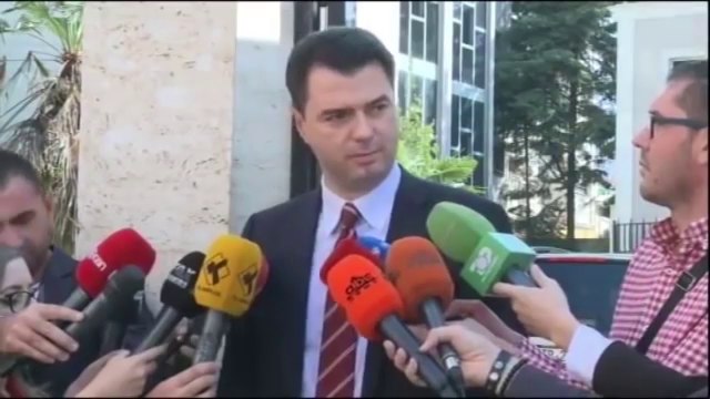 Klesta - Basha mesazh Rames: Nuk trembemi