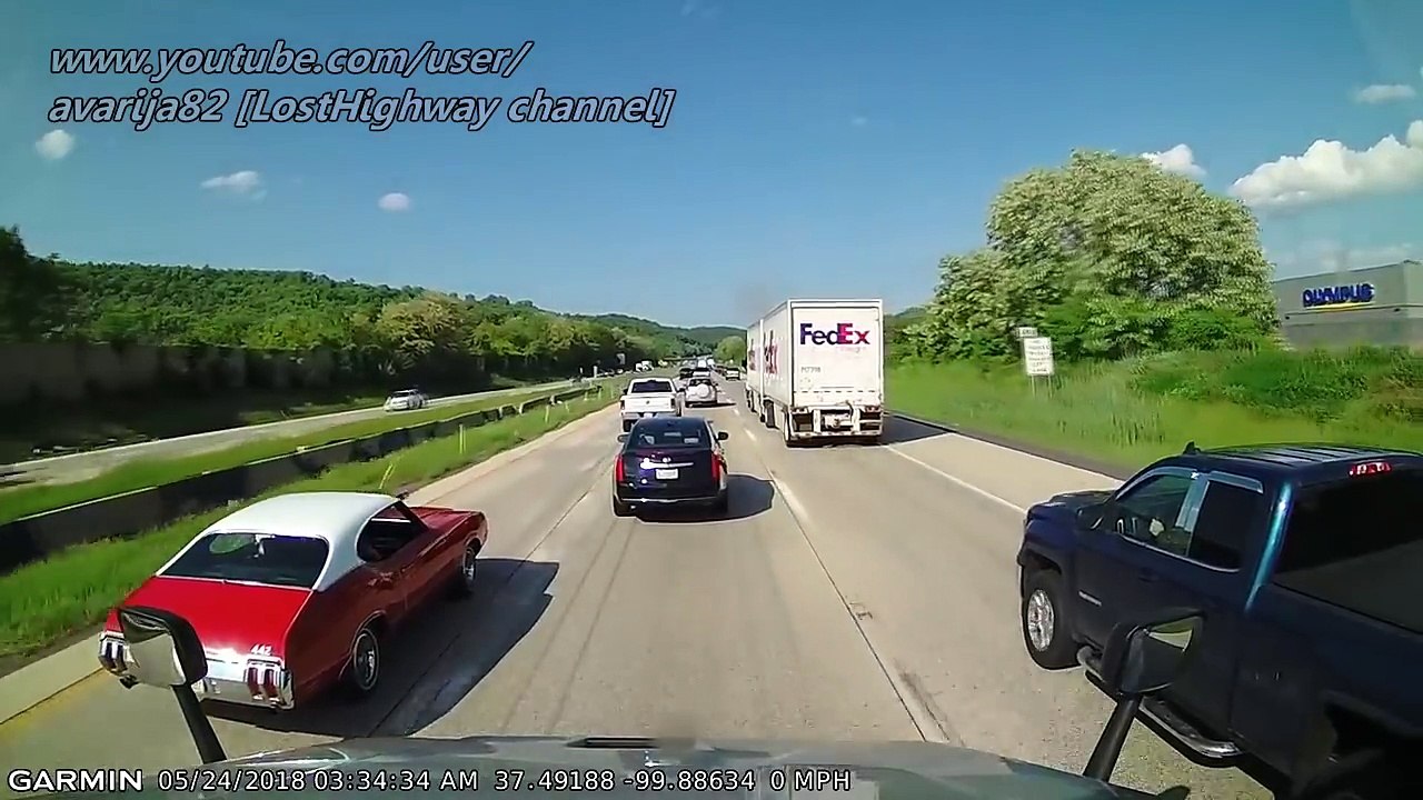 CAR CRASHES IN AMERICA -  BAD DRIVERS USA CANADA  NORTH AMERICAN DRIVING FAILS