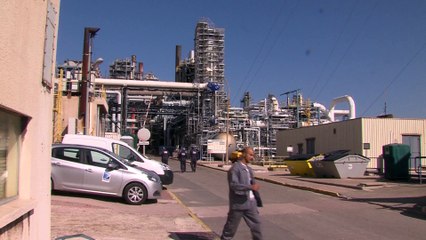 Un hélicoptère à deux rotors a dû être employé à Naphtachimie Martigues