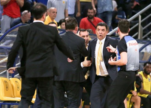 Η ένταση στο Άρης - Παναθηναϊκός και ο απαράδεκτος Αγγέλου