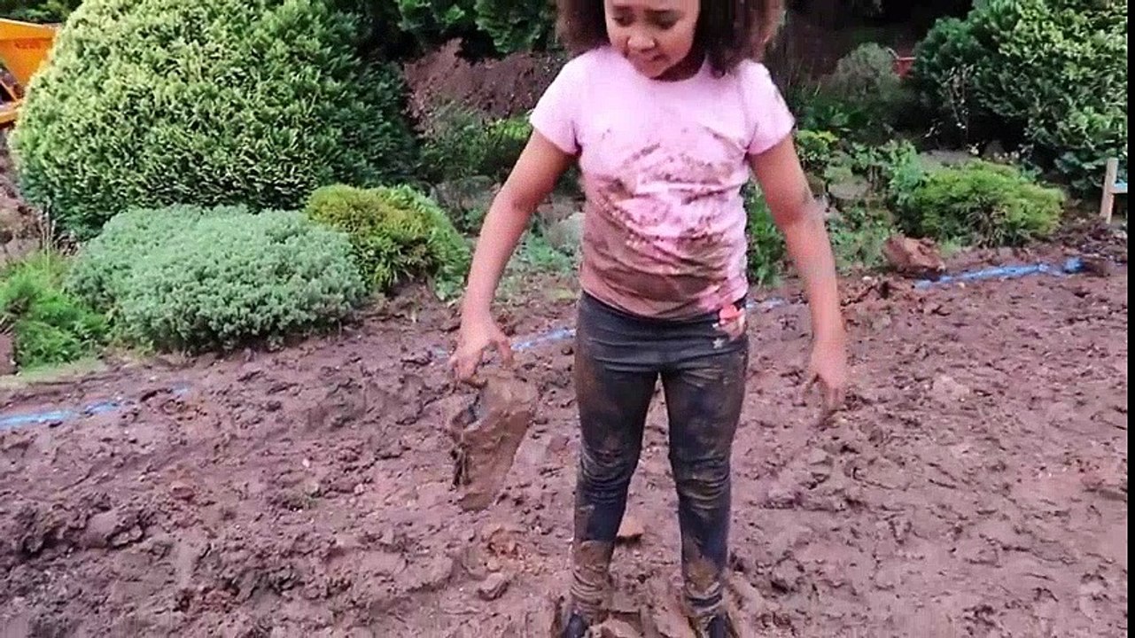 TIANA'S GIANT LOLLIPOP ESCAPED FROM JAIL!!