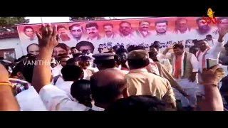 స్టేజ్ మీద నుండి పడిపోయిన విజయశాంతి | Vijayashanthi Fall Down At Achampet Public Meet | Vanitha TV