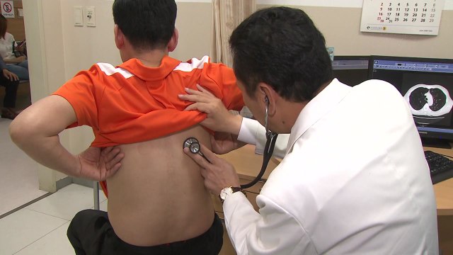 한국인, 병원에 가장 자주 간다...OECD 1위 / YTN