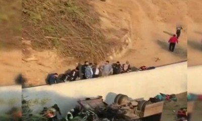 Araç sulama kanalına uçtu