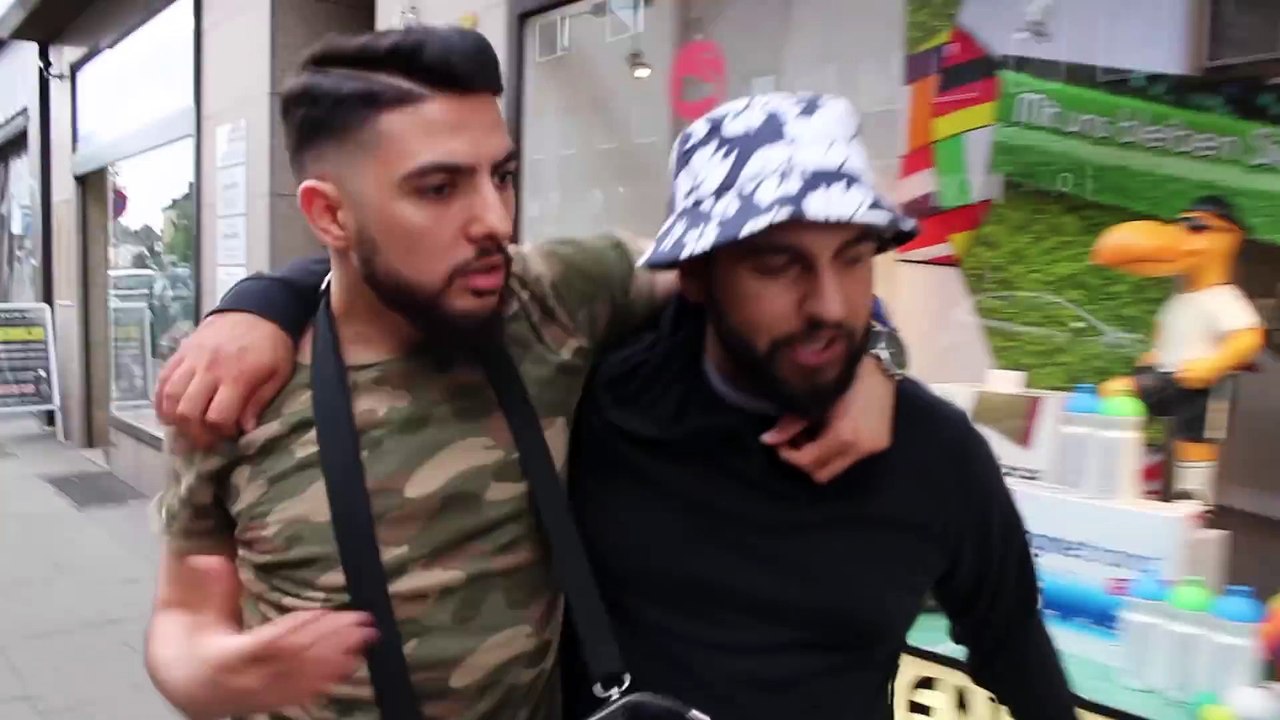 Der NOTAR BRUDER ⎮ Younes jones