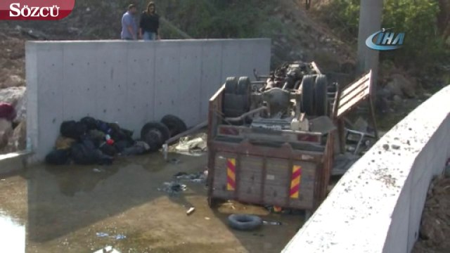 Mültecileri taşıdığı iddia edilen araç sulama kanalına uçtu