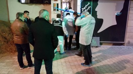 Kapatılan derneğin bodrum katında başından vurulmuş erkek cesedi bulundu