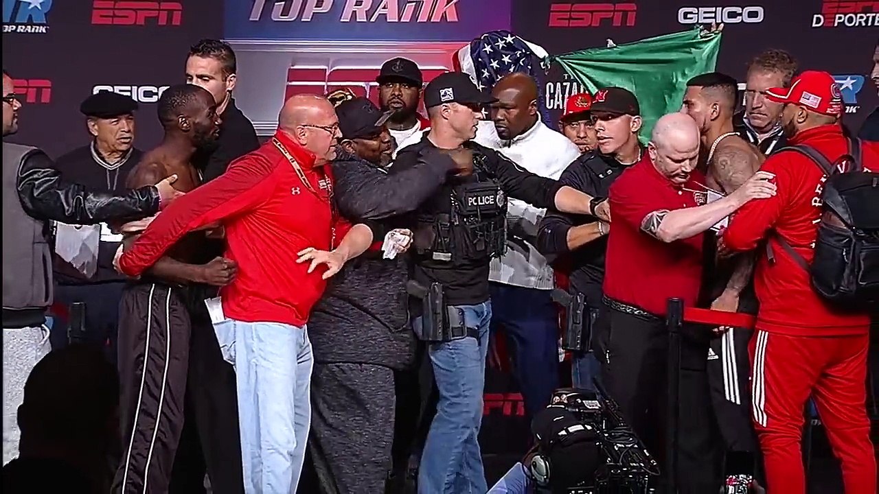 Terence Crawford throws punch at José Benavidez Jr. during weigh-in | ESPN