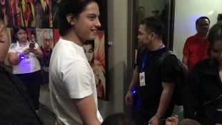 EXCLUSIVE! Daniel Padilla and Kathryn Bernardo met a fan at the backstage of ‘Back at the Araneta’