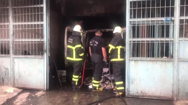 Tamir İçin Sanayiye Getirilen Araç Alev Alarak Küle Döndü