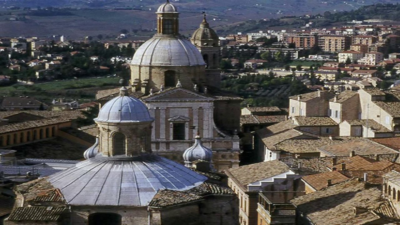 Macerata an interesting city as a tourist destination, is a municipality and city of Italia