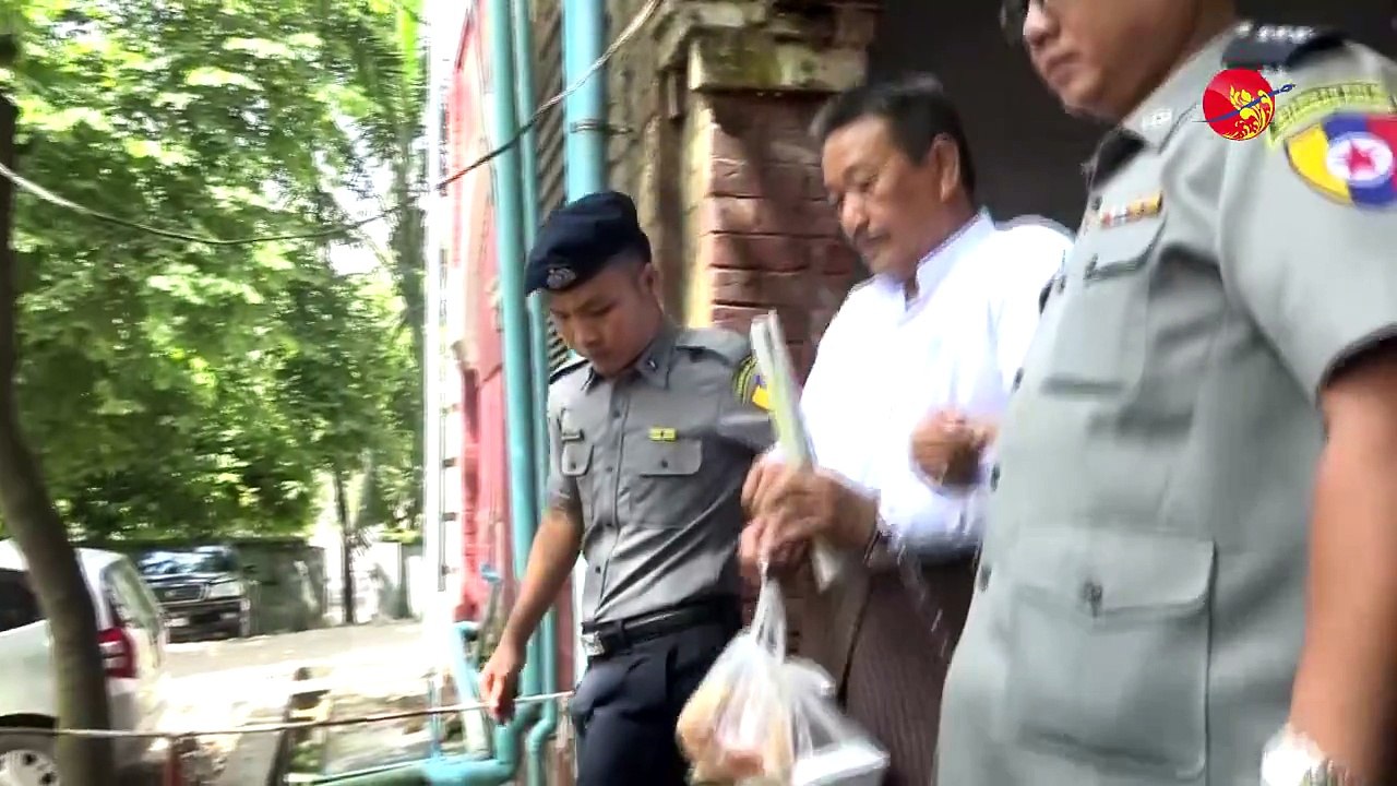 က်ေနာ့္ကိုု သတ္မယ္ဆိုုလိုု႔ က်ေနာ္က ေၾကာက္ၿပီး လုုပ္ရတာ (႐ုုပ္/သံ)ဧရာဝတီ၊ ေအာက္တိုဘာ ၁၁၊ ၂၀၁၈႐ုုိက္ကူး - ၿငိမ္းေဇာ္