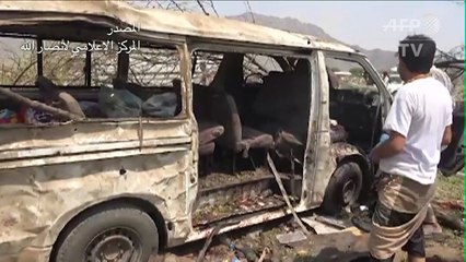 مقتل 15 مدنيا يمنيا في هجوم على حافلات في الحديدة السبت