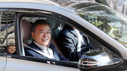 문 대통령, 파리에서 국산 수소차 시승...BTS 공연도 관람 / YTN